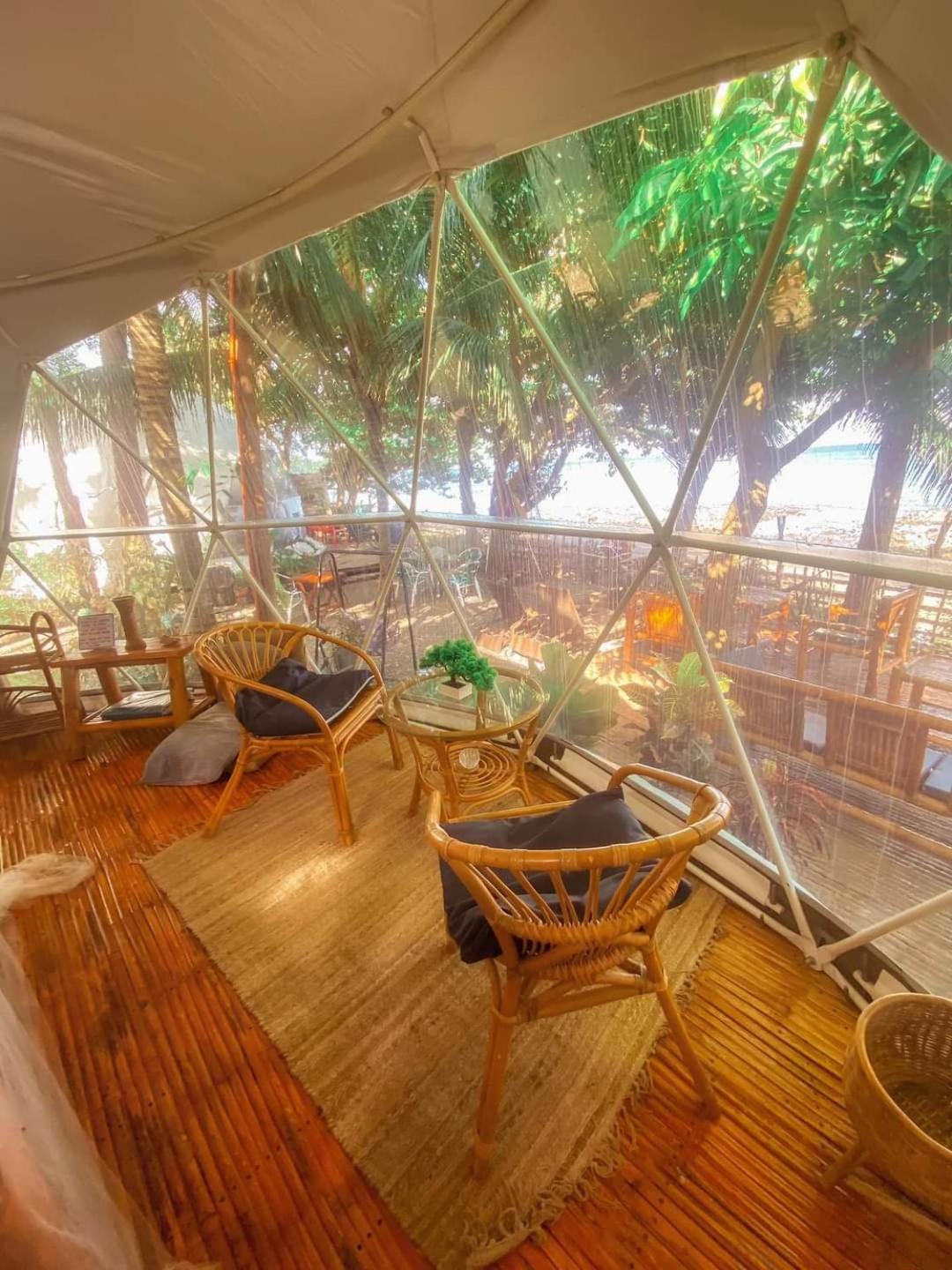 Glamping Dome Dauin Beach Resort Eksteriør bilde