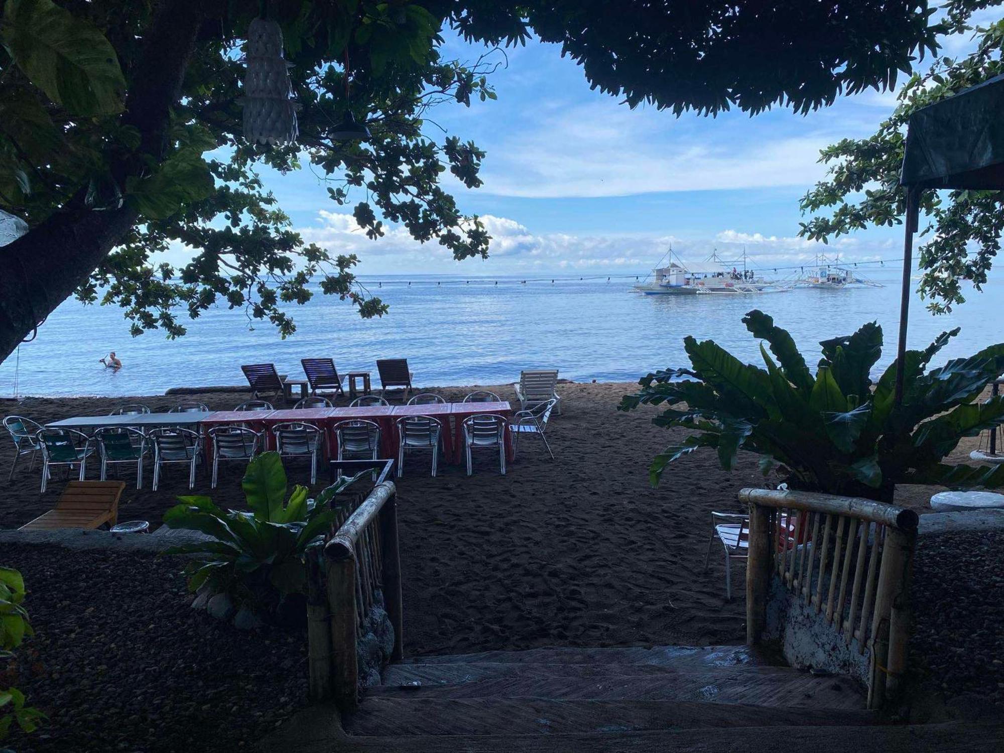 Glamping Dome Dauin Beach Resort Eksteriør bilde